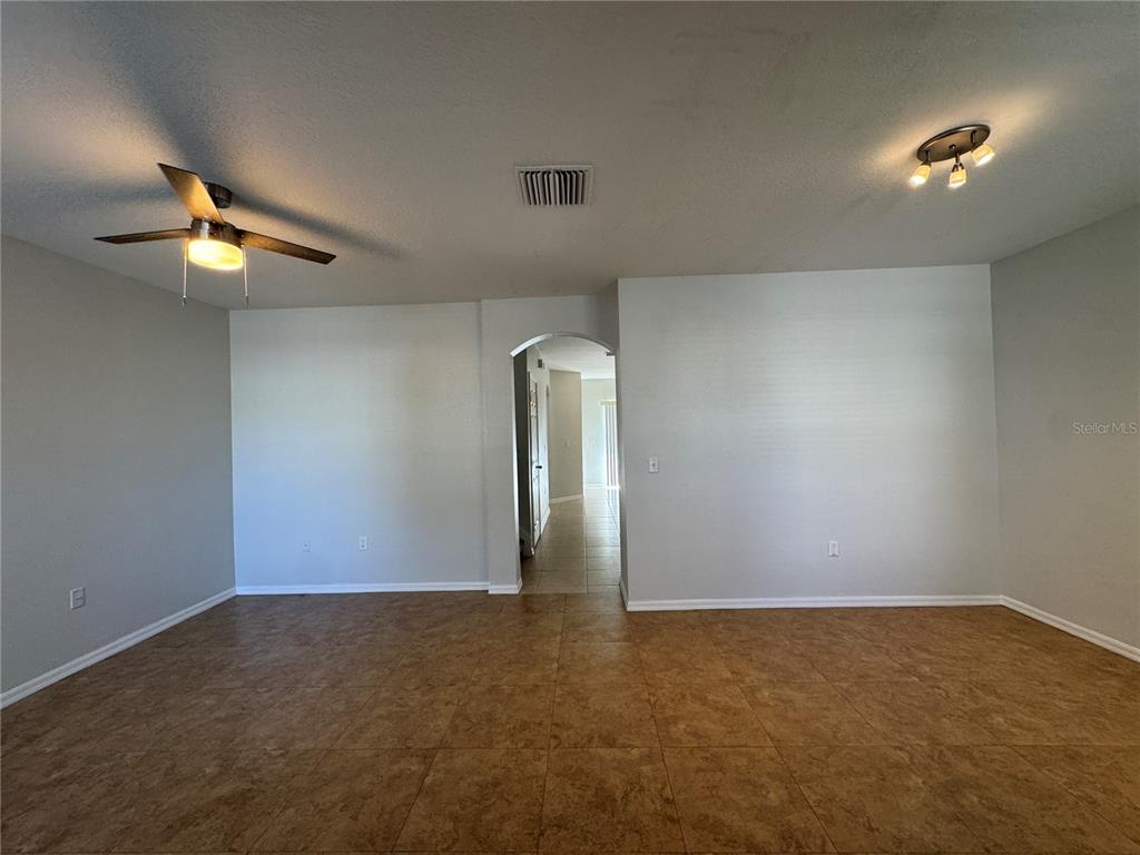 1561 Blue Magnolia Road Brandon, FL 33510 - Photo 9 of 31