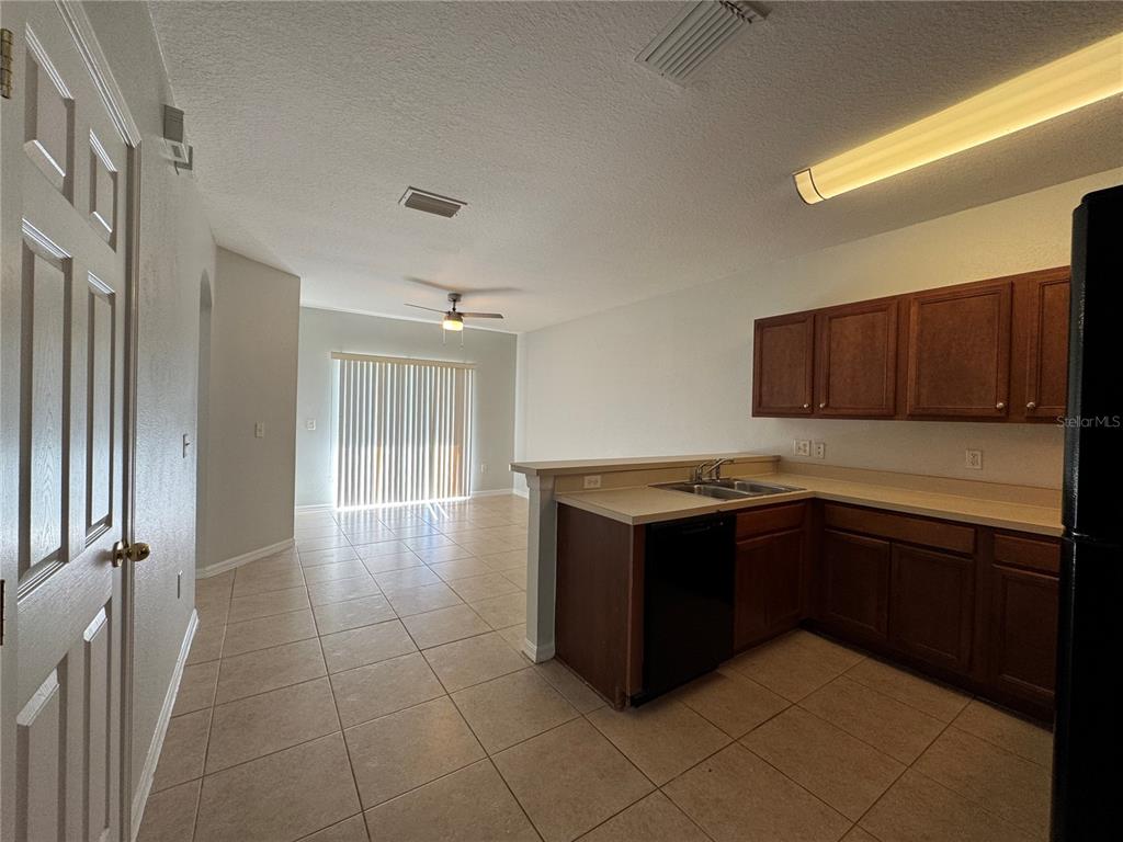 1561 Blue Magnolia Road Brandon, FL 33510 - Photo 10 of 31