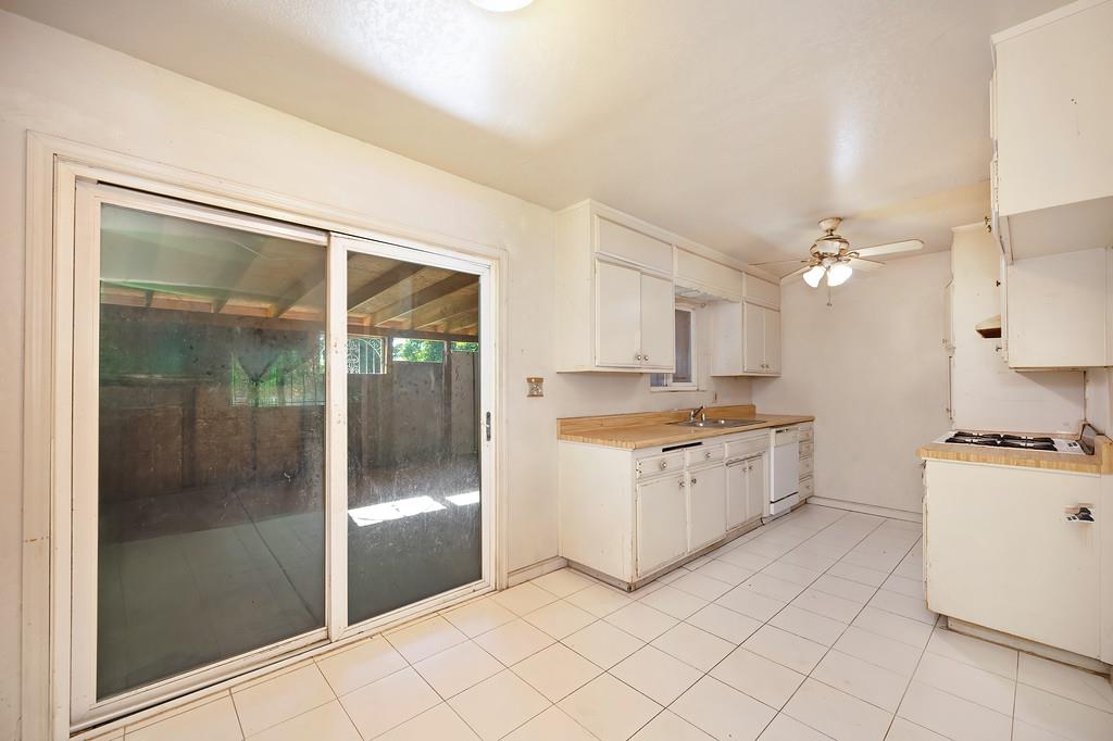 7580 Bellini Way Sacramento, CA 95828 - Photo 14 of 34