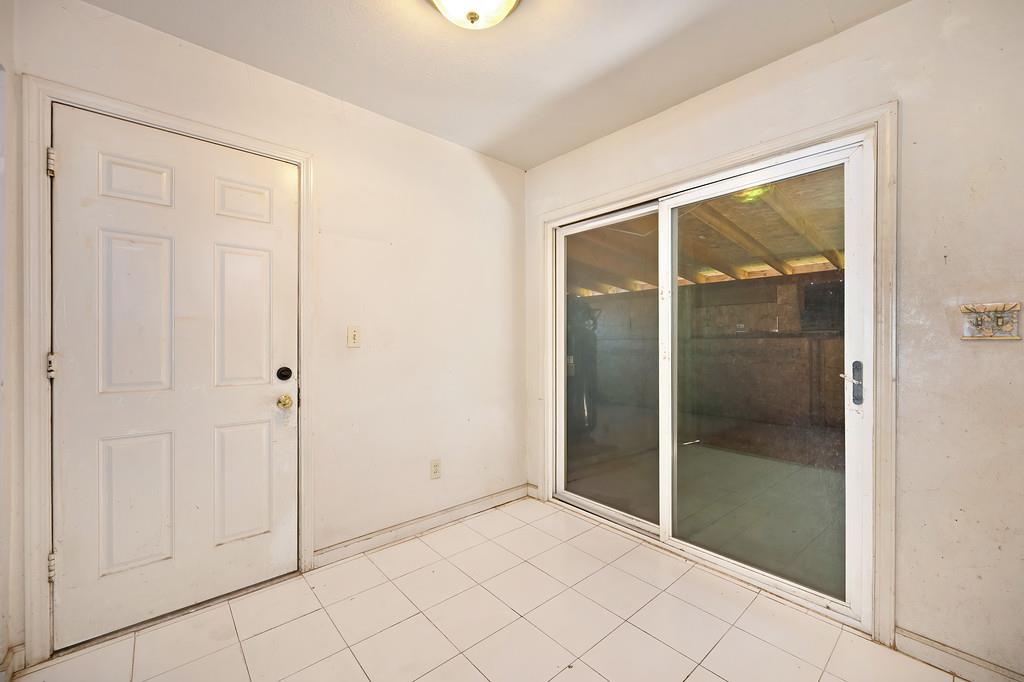 7580 Bellini Way Sacramento, CA 95828 - Photo 20 of 34 a view of an empty room