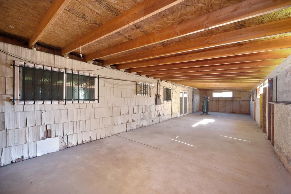 7580 Bellini Way Sacramento, CA 95828 - Photo 27 of 34 a view of empty room with large windows