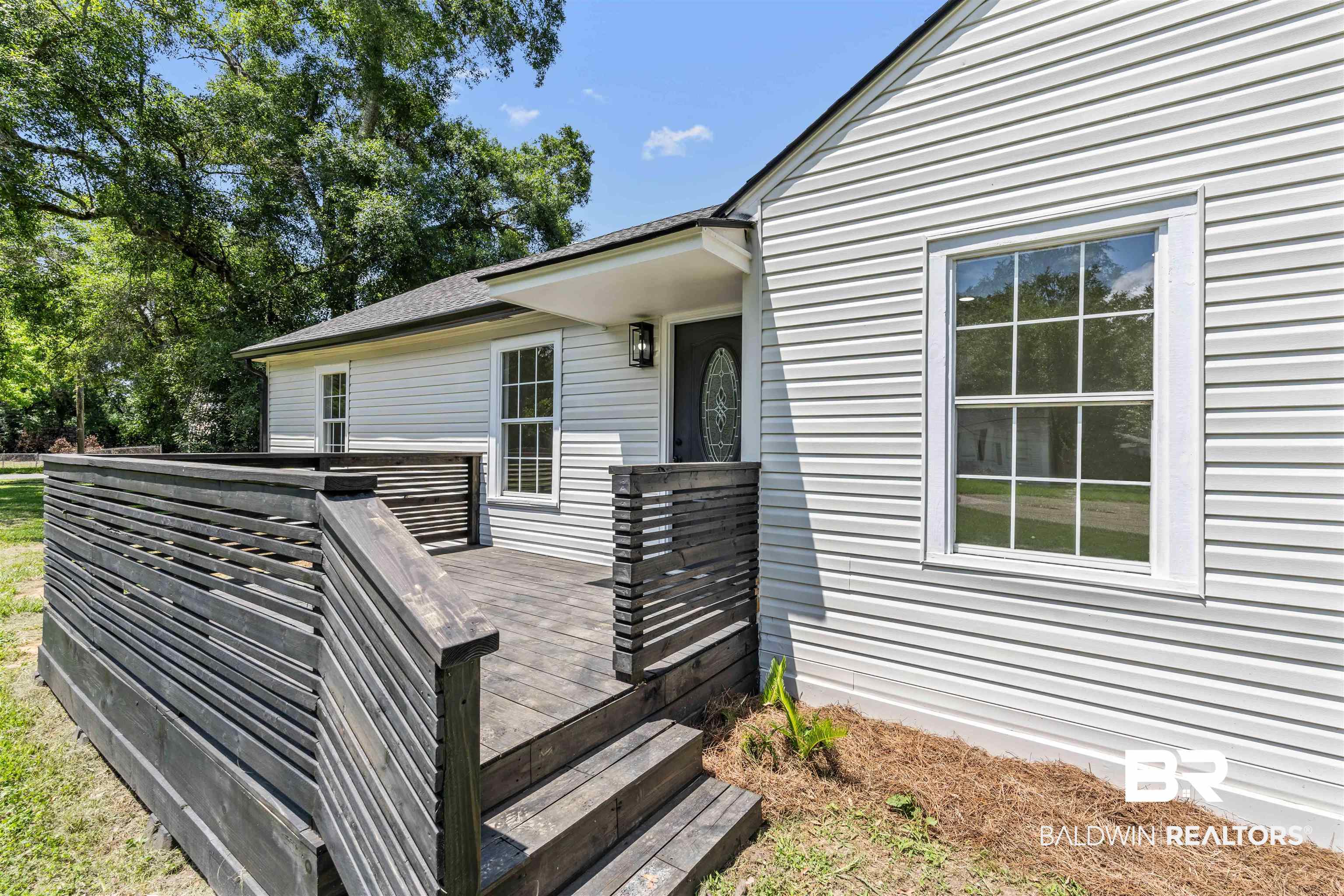 178 Dunn Avenue Mobile, AL 36606 - Photo 4 of 26