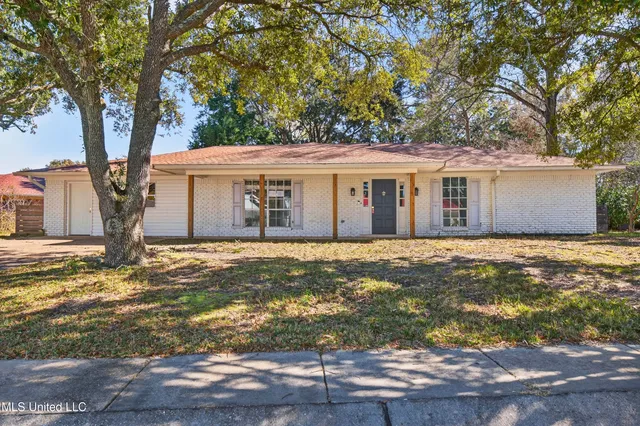 $272,000 | 3306 Nottingham Road, Ocean Springs, MS 39564