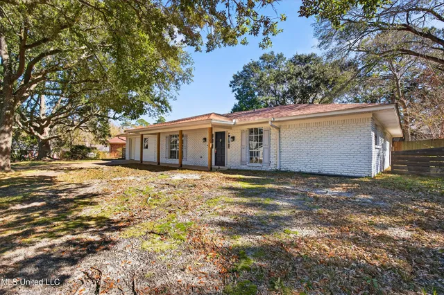 $272,000 | 3306 Nottingham Road, Ocean Springs, MS 39564