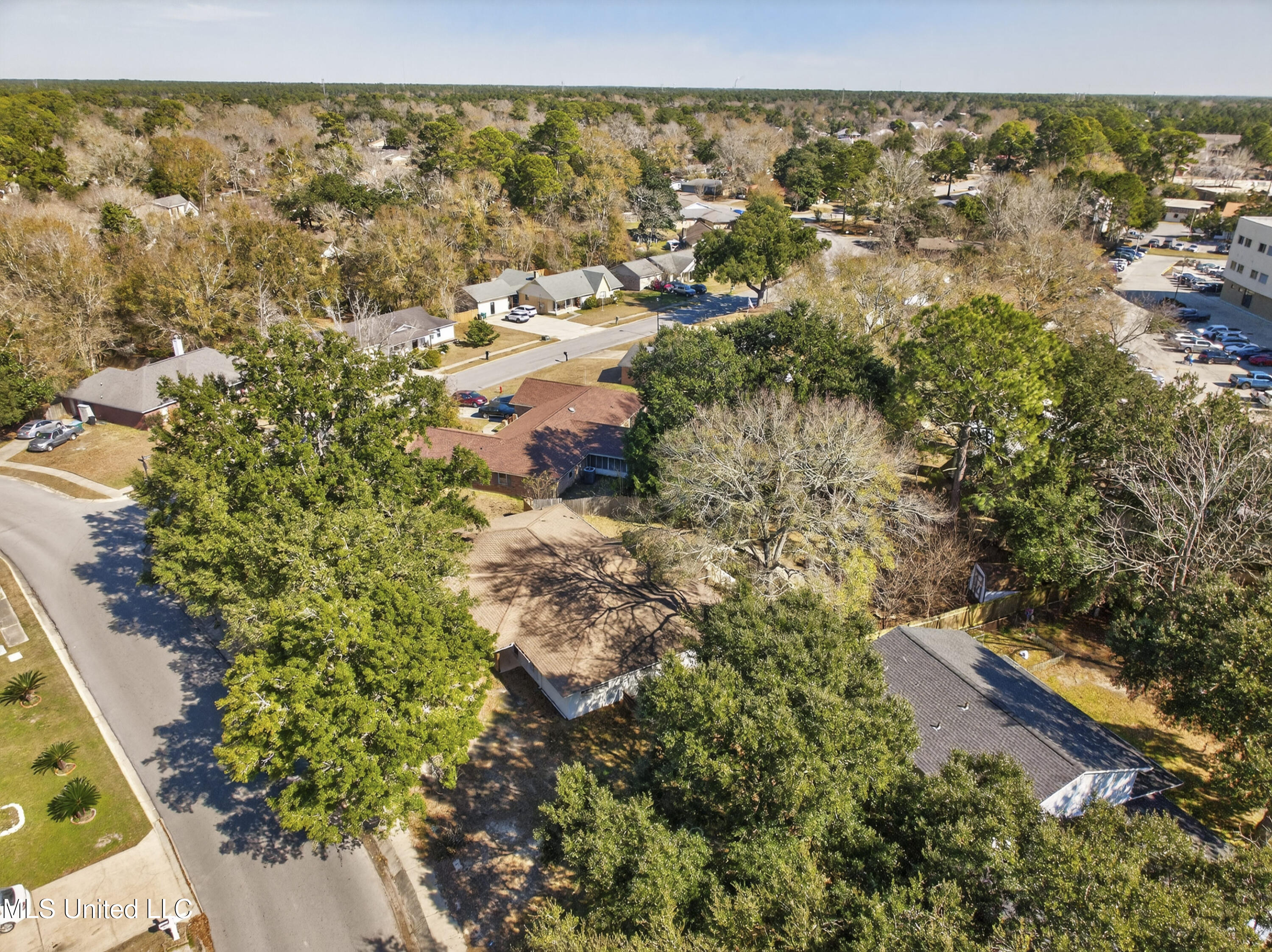 3306 Nottingham Road Ocean Springs, MS 39564 - Photo 36 of 38 3306NottinghamRd-34