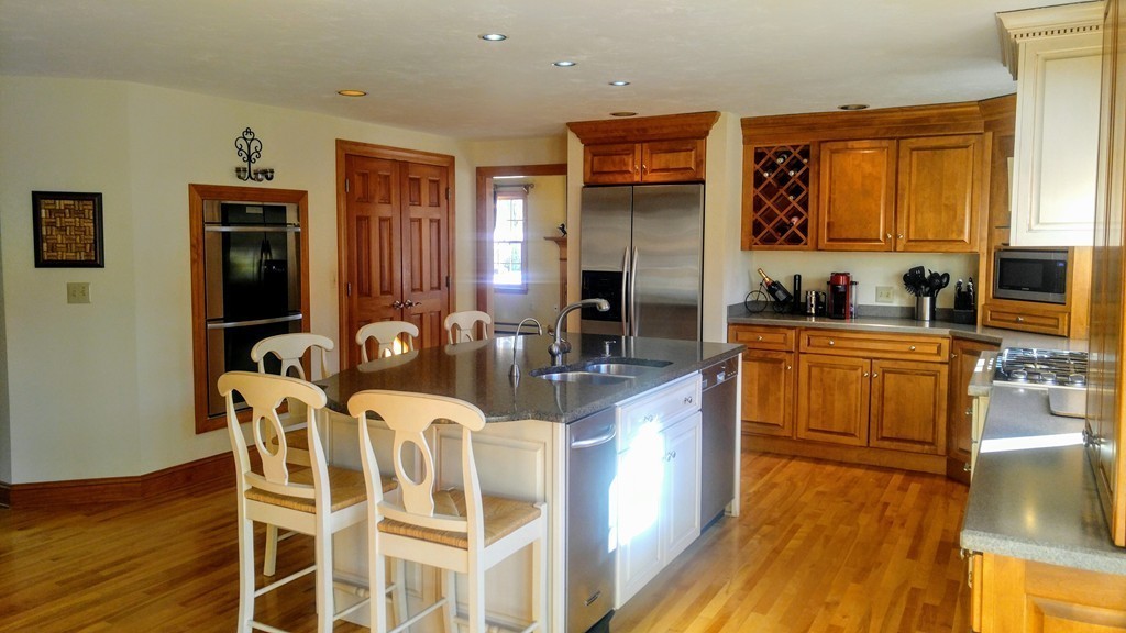 12 Merriam Way Upton, MA 01568 - Photo 5 of 28 Gallery Image 5