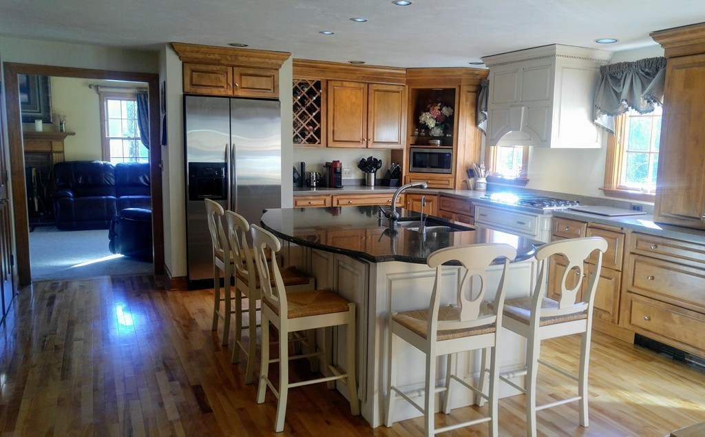 12 Merriam Way Upton, MA 01568 - Photo 6 of 28 Gallery Image 6