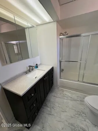 $1,850 | 189 Hill Street, Unit 2, Troy, NY 12180
