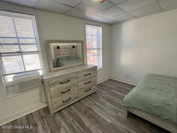 $1,850 | 189 Hill Street, Unit 2, Troy, NY 12180