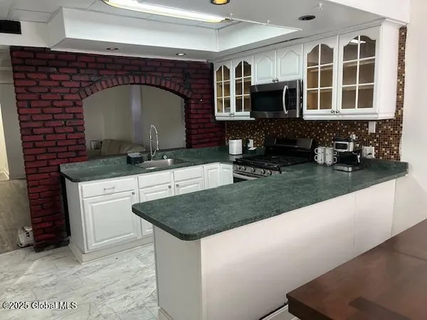 $1,850 | 189 Hill Street, Unit 2, Troy, NY 12180