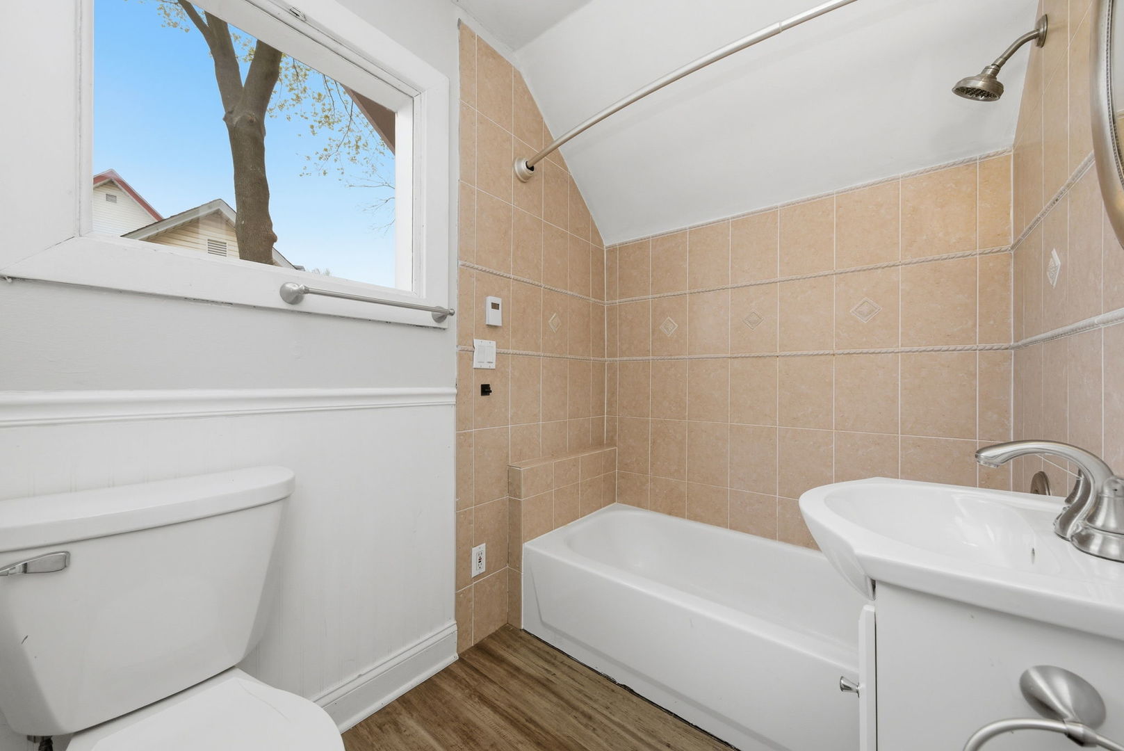 500 Catherine Street Ottawa, IL 61350 - Photo 15 of 23 a bathroom with a toilet sink and shower