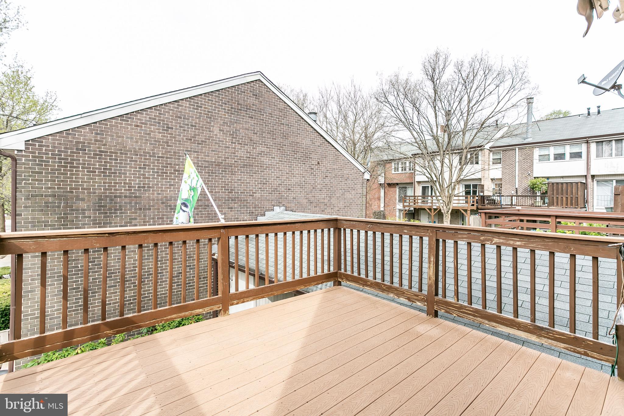 1947 Greenberry Road Baltimore, MD 21209 - Photo 11 of 33 Gallery Image 11