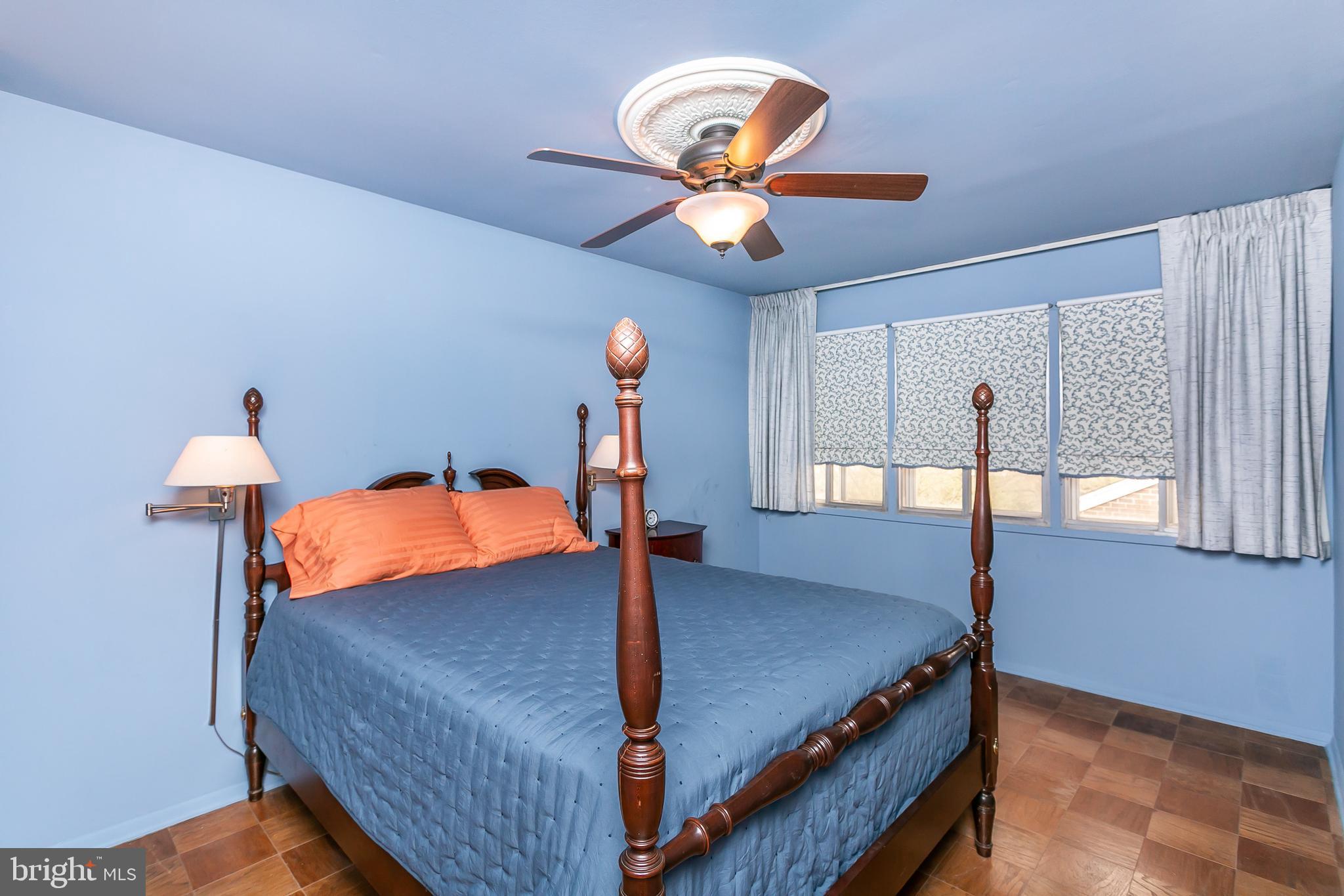 1947 Greenberry Road Baltimore, MD 21209 - Photo 17 of 33 Gallery Image 17