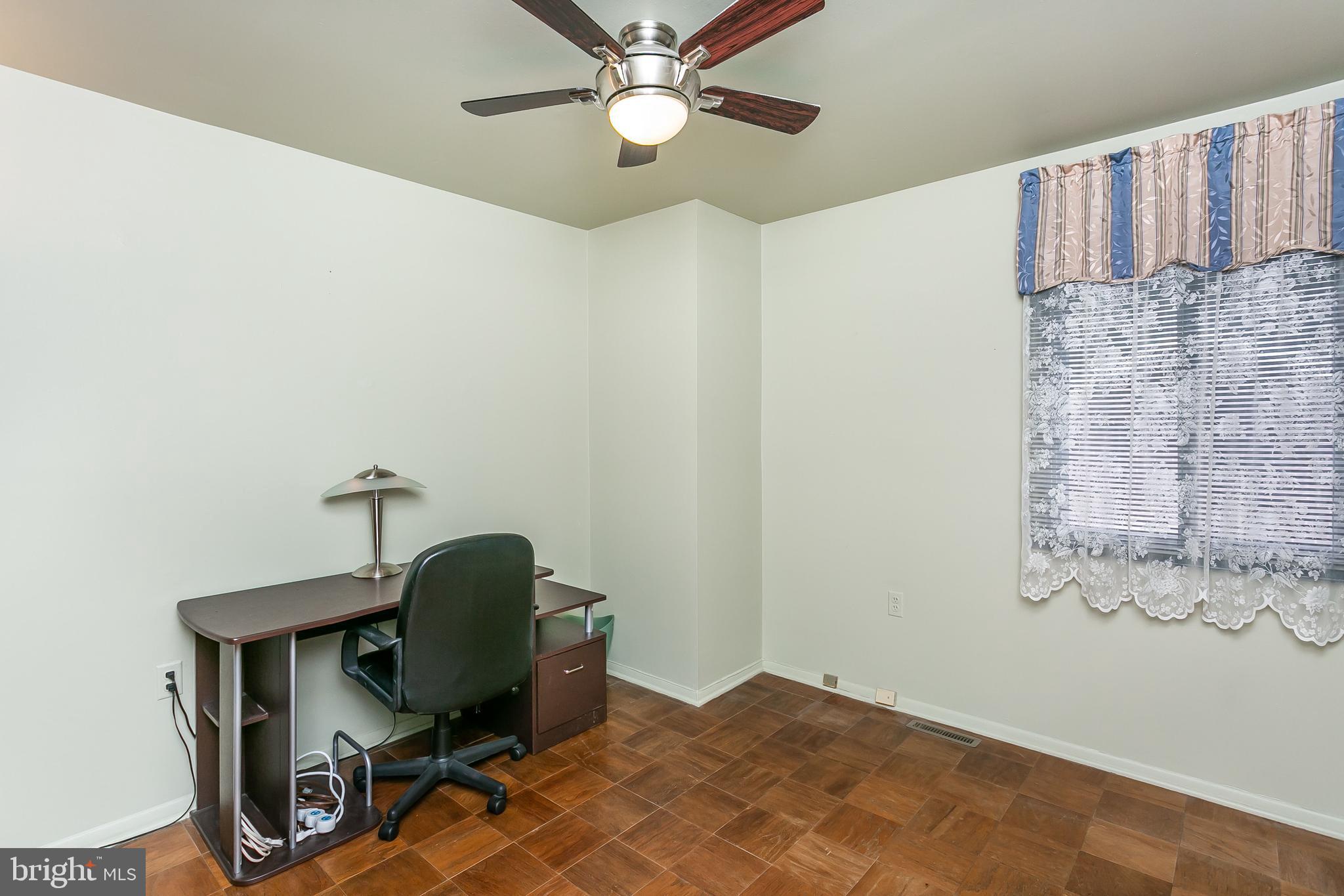 1947 Greenberry Road Baltimore, MD 21209 - Photo 18 of 33 Gallery Image 18