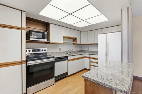 $275,900 | 13902 East Marina Drive, Unit 610, Aurora, CO 80014