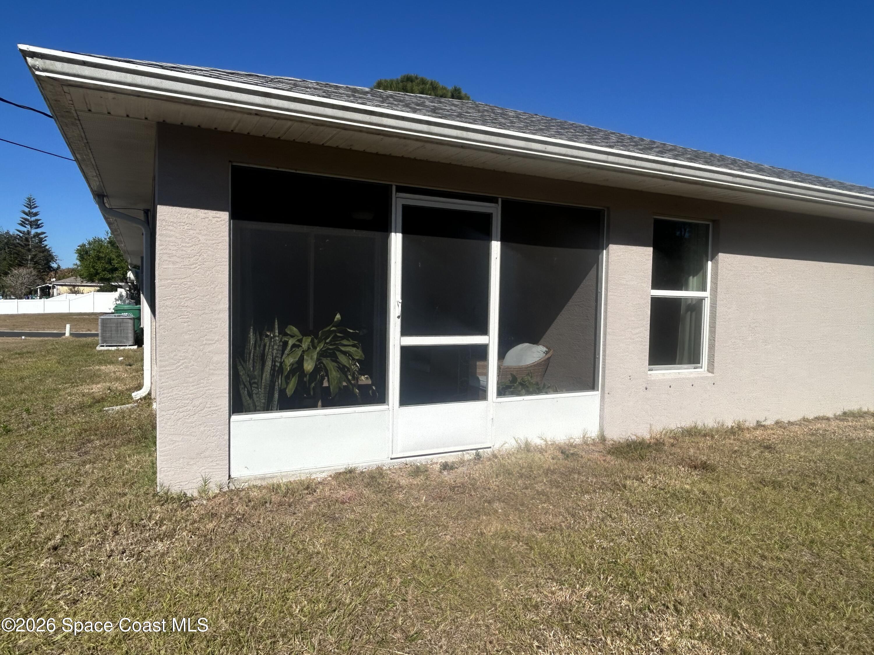 162 Mabry Street Sebastian, FL 32958 - Photo 23 of 23 Dian back of house