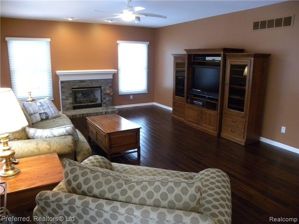 3976 May Center Road Lake Orion, MI 48360 - Photo 20 of 38 Family Room