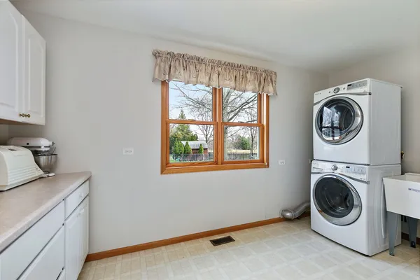 $625,000 | 227 Lincoln Street, Schaumburg, IL 60194