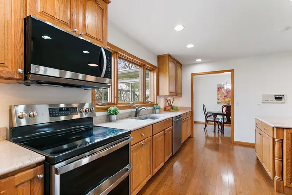 $625,000 | 227 Lincoln Street, Schaumburg, IL 60194