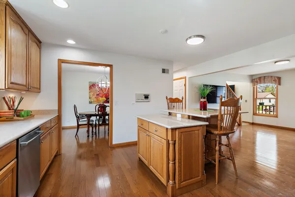 $625,000 | 227 Lincoln Street, Schaumburg, IL 60194