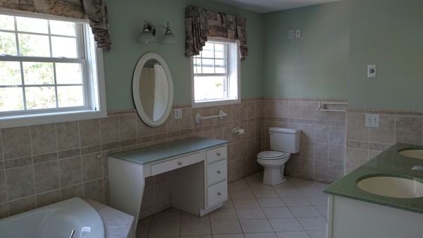437 Mohawk Road Raynham, MA 02767 - Photo 8 of 18 Gallery Image 8