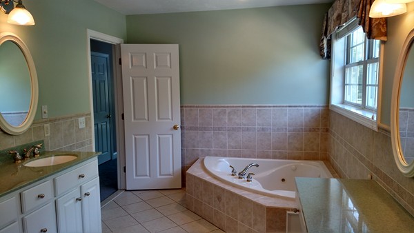 437 Mohawk Road Raynham, MA 02767 - Photo 9 of 18 Gallery Image 9