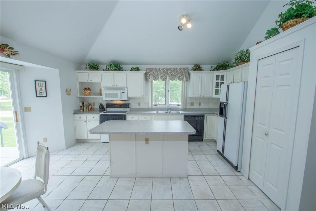 14247 Newton Road Cleveland, OH 44130 - Photo 2 of 24