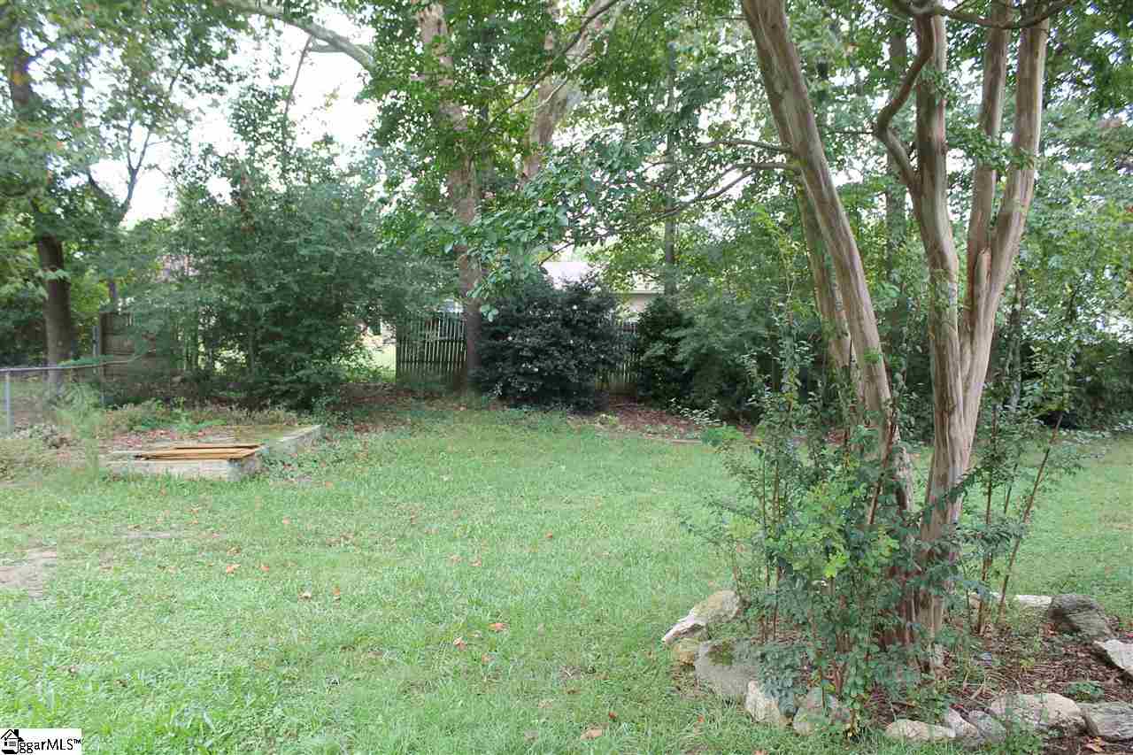 406 Mapleton Drive Greenville, SC 29607 - Photo 13 of 15