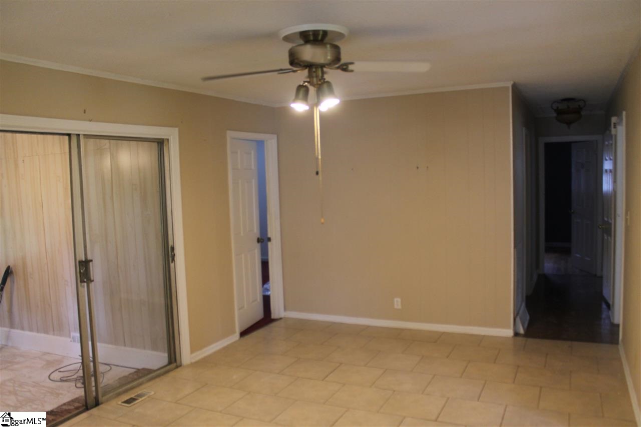406 Mapleton Drive Greenville, SC 29607 - Photo 5 of 15
