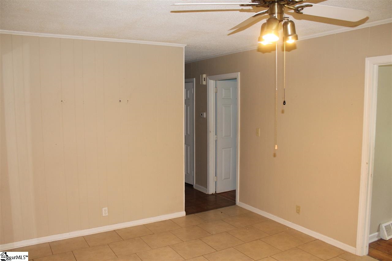 406 Mapleton Drive Greenville, SC 29607 - Photo 6 of 15
