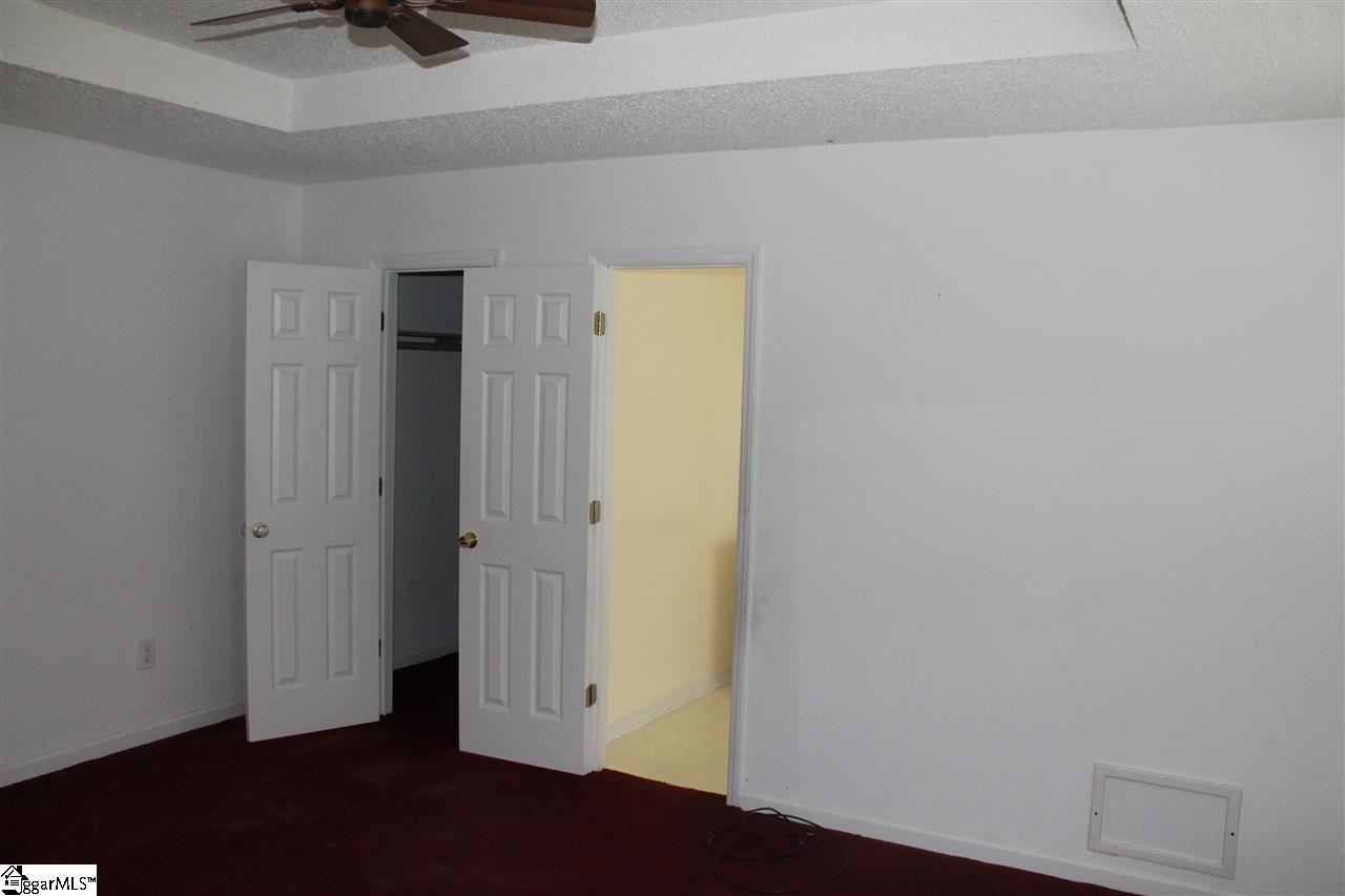 406 Mapleton Drive Greenville, SC 29607 - Photo 7 of 15