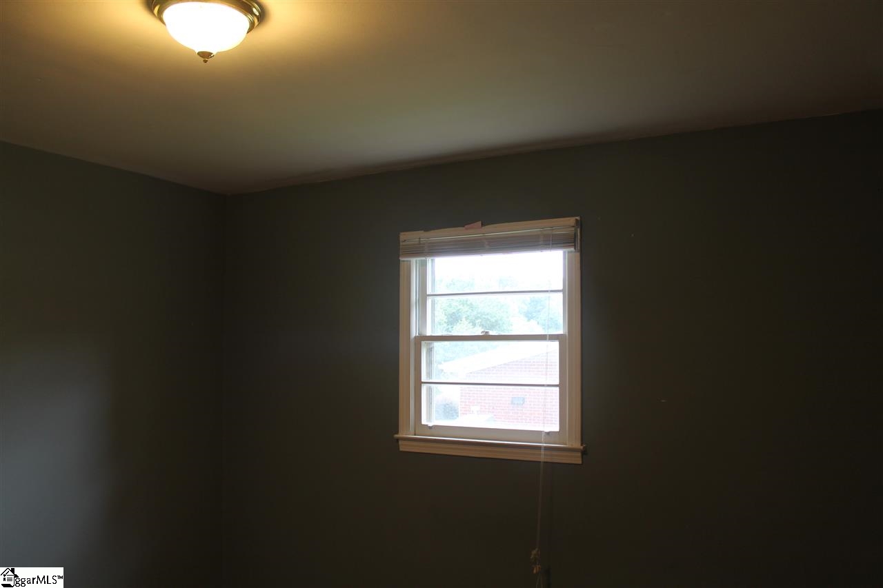406 Mapleton Drive Greenville, SC 29607 - Photo 10 of 15