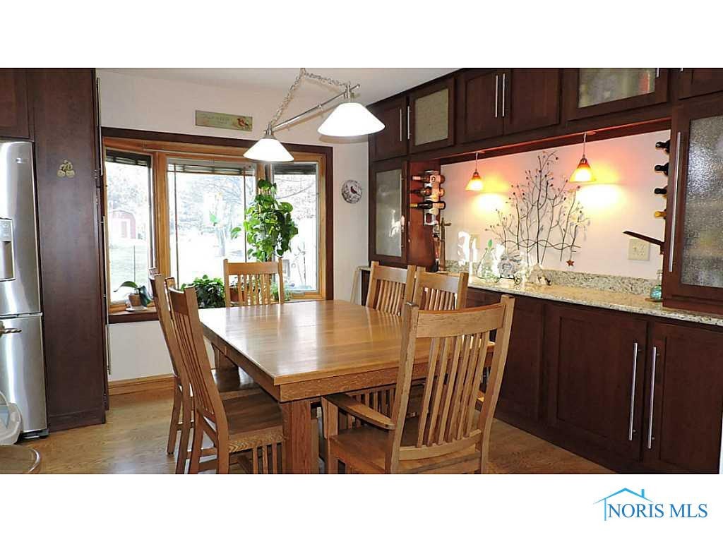 Eat In Kitchen.