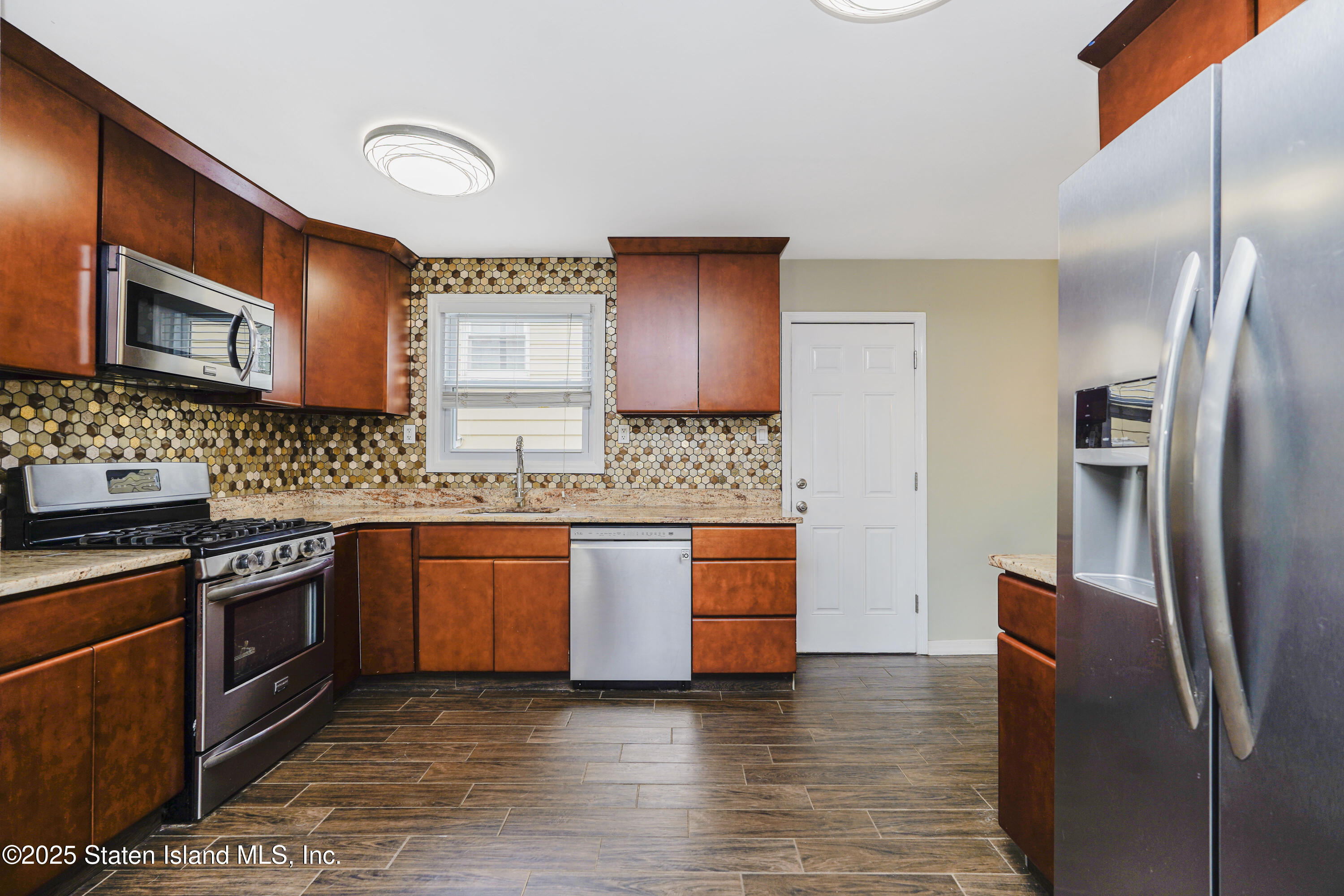 970 Annadale Road Staten Island, NY 10312 - Photo 16 of 47 Photo Jun 13 2025, 10 05 56 AM