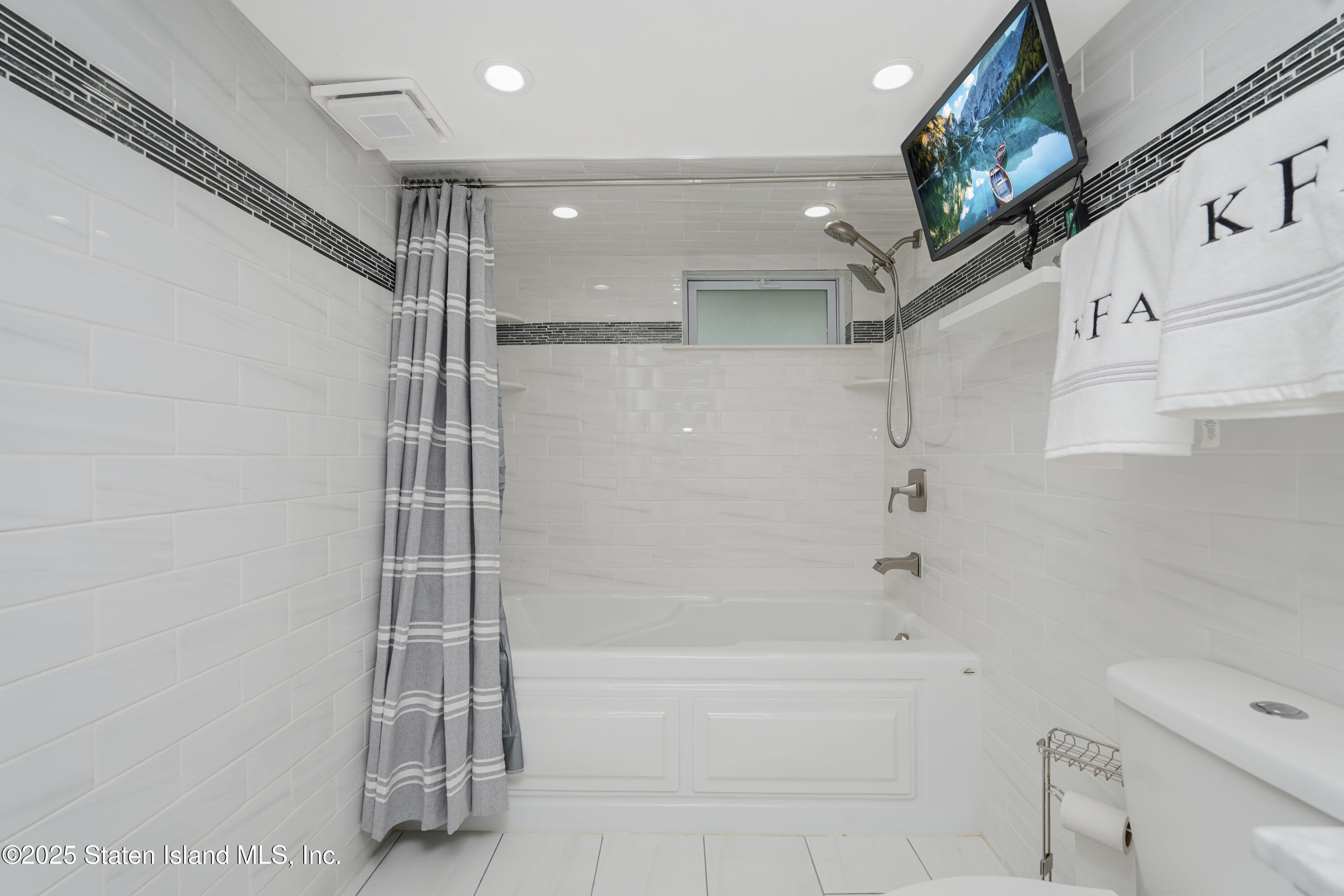 970 Annadale Road Staten Island, NY 10312 - Photo 23 of 47 Photo Jun 13 2025, 10 12 24 AM