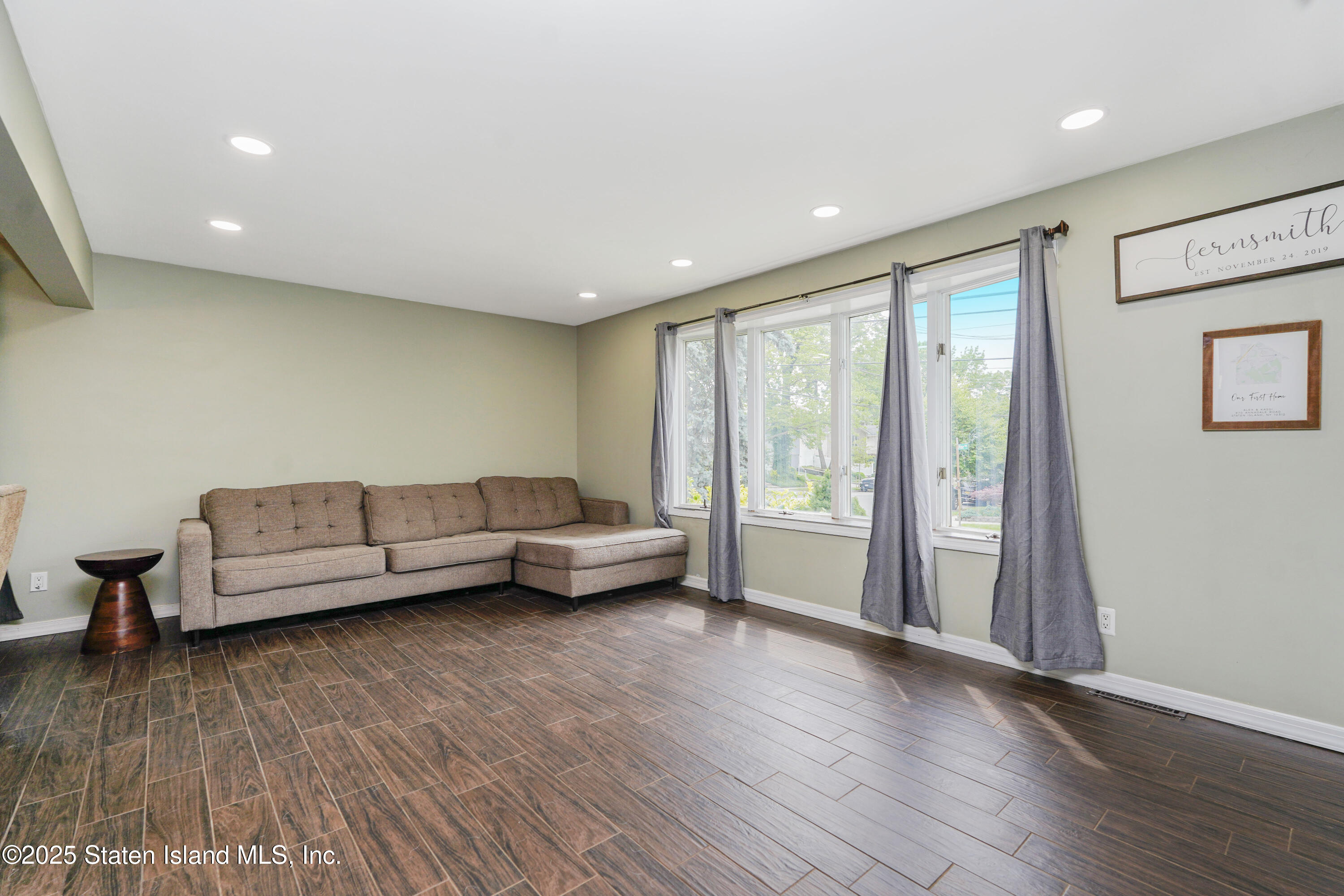 970 Annadale Road Staten Island, NY 10312 - Photo 8 of 47 Photo Jun 13 2025, 10 03 40 AM