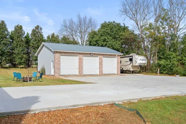 $749,900 | 3115 Holders Cove Road, Winchester, TN 37398