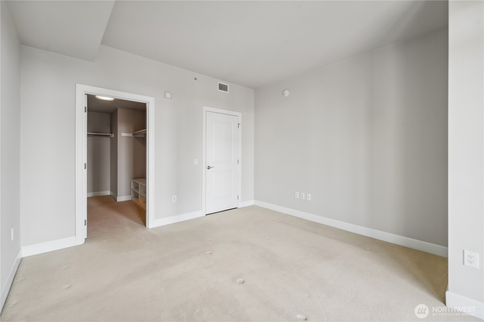 1920 4th Avenue, Unit 2301 Seattle, WA 98101 - Photo 20 of 40 a view of an empty room
