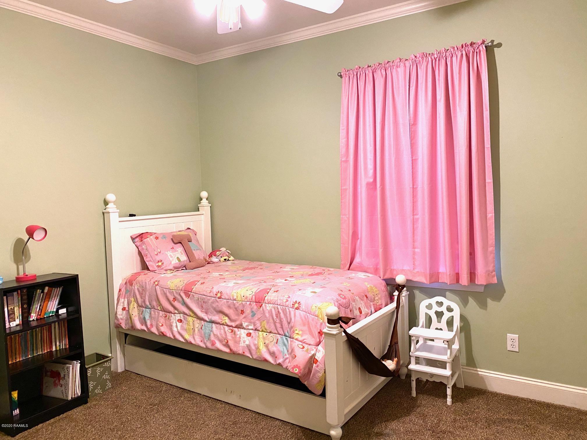 100 Attakapas Road Lafayette, LA 70501 - Photo 15 of 25 Guest Room