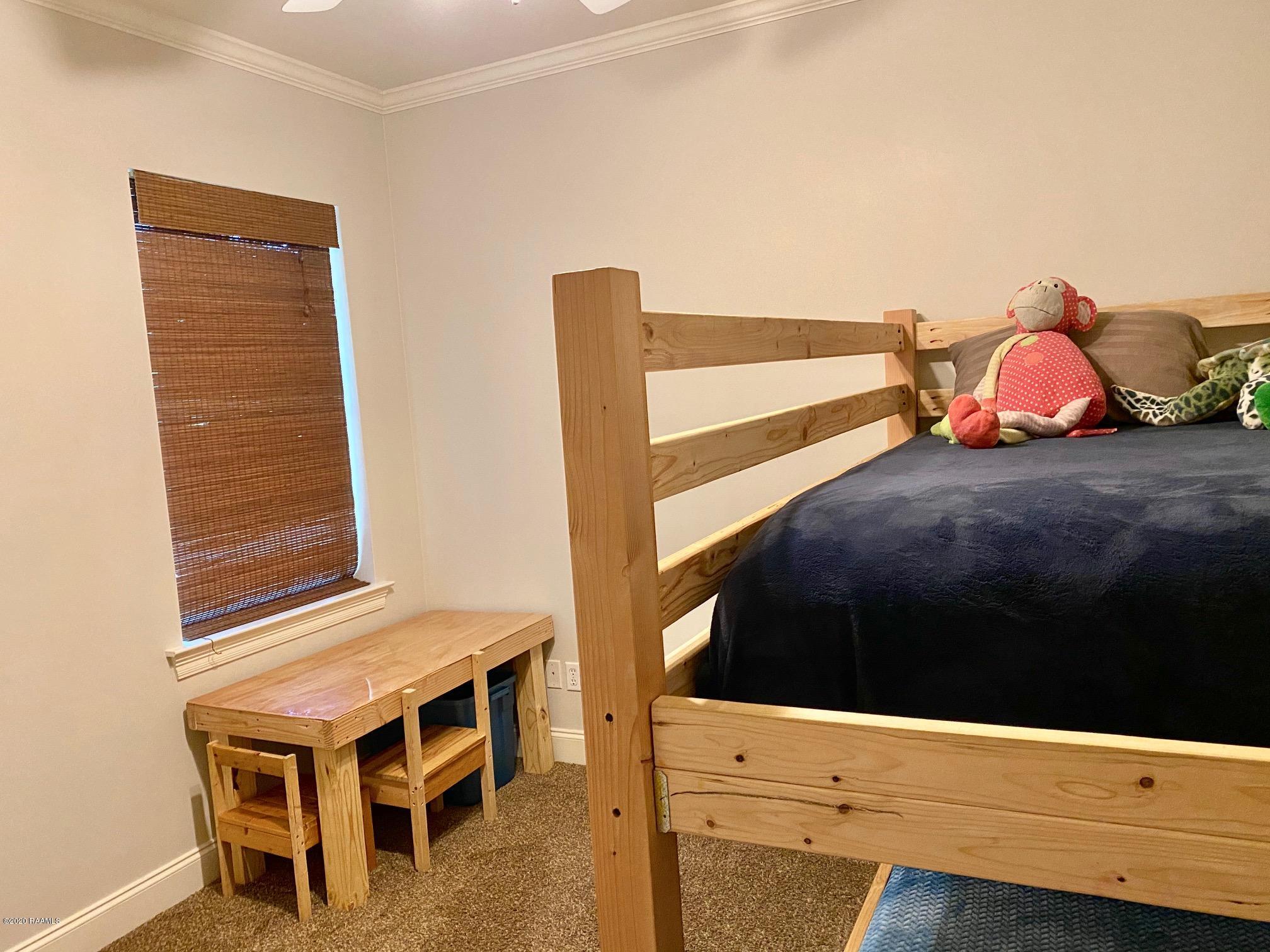 100 Attakapas Road Lafayette, LA 70501 - Photo 16 of 25 Guest Room