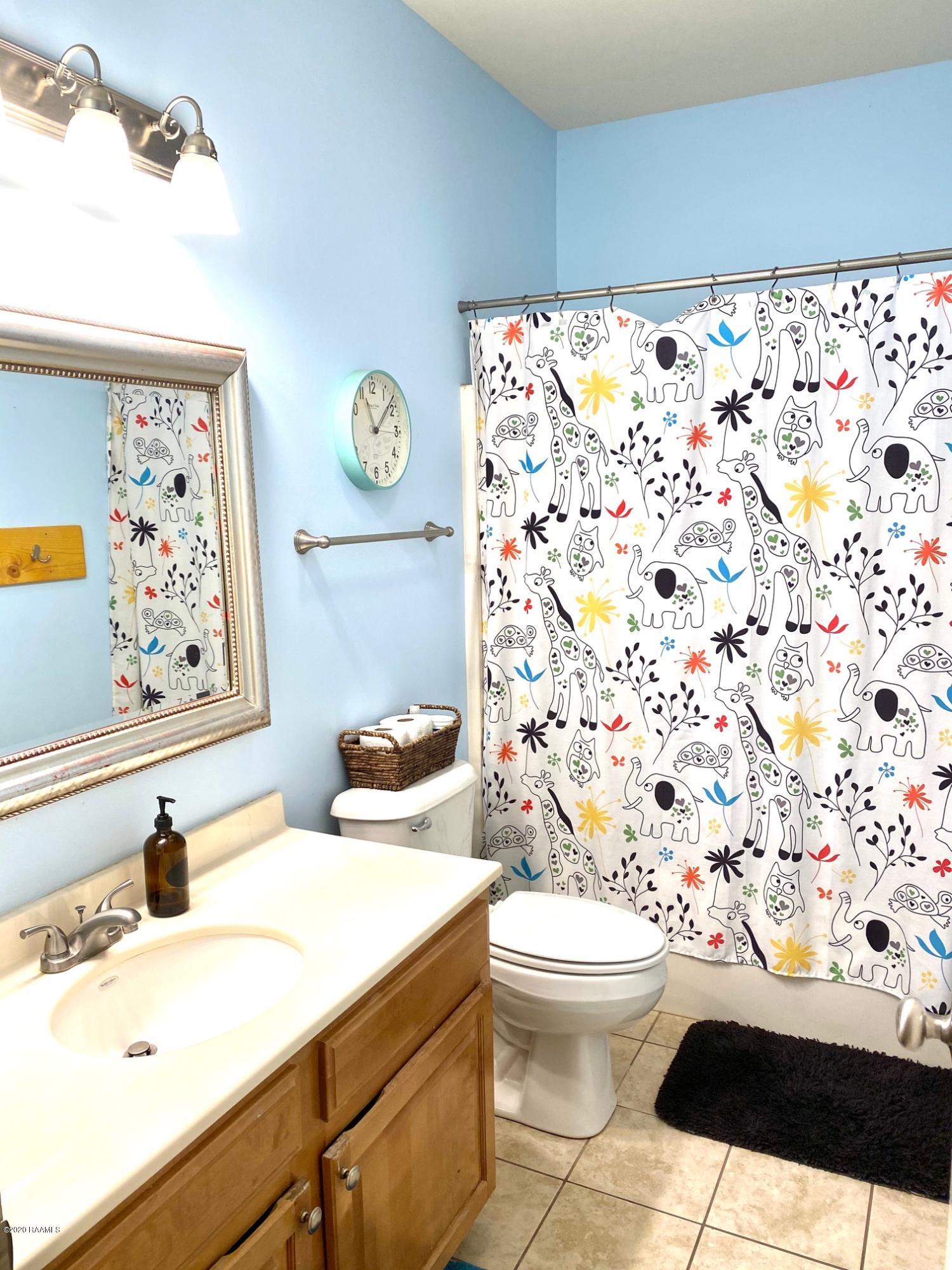 100 Attakapas Road Lafayette, LA 70501 - Photo 18 of 25 Guest Bath