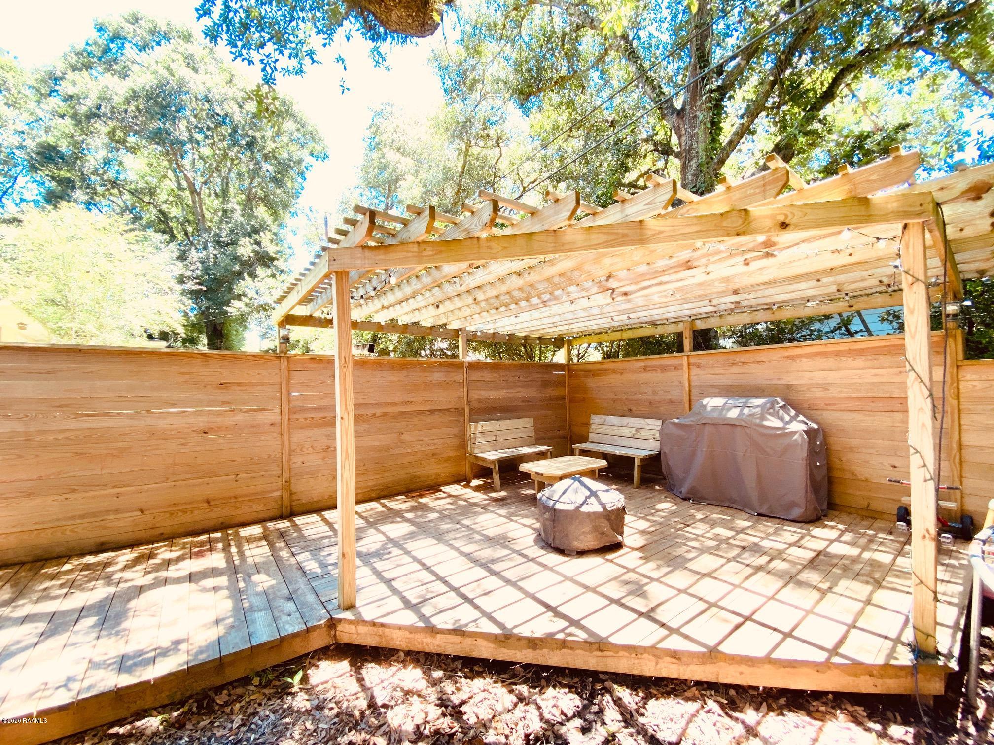 100 Attakapas Road Lafayette, LA 70501 - Photo 23 of 25 Deck & Pergola