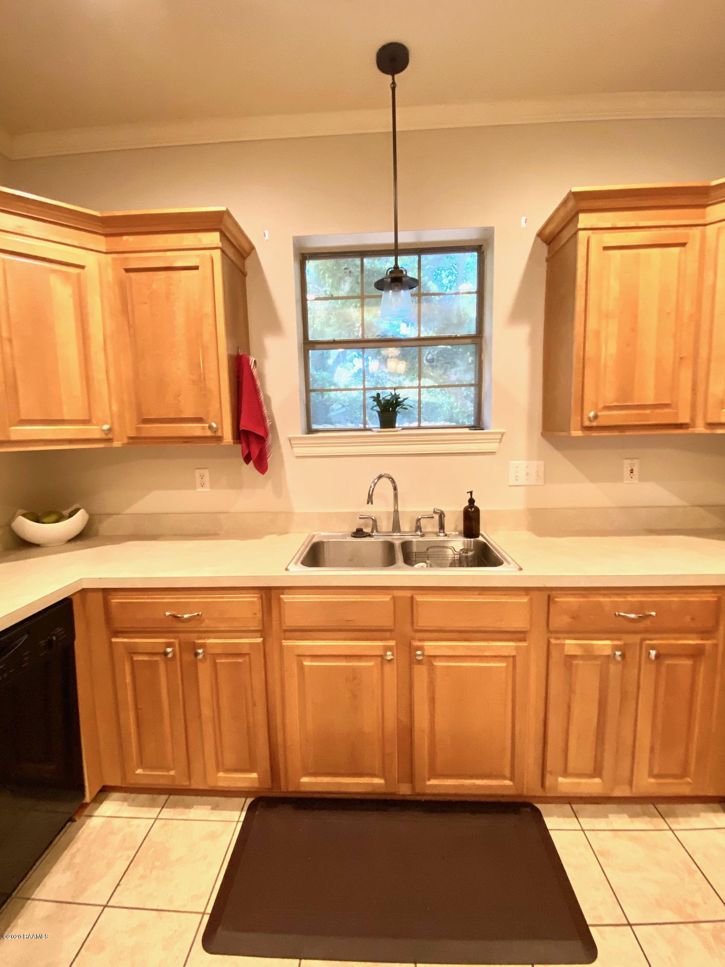 100 Attakapas Road Lafayette, LA 70501 - Photo 10 of 25 Kitchen