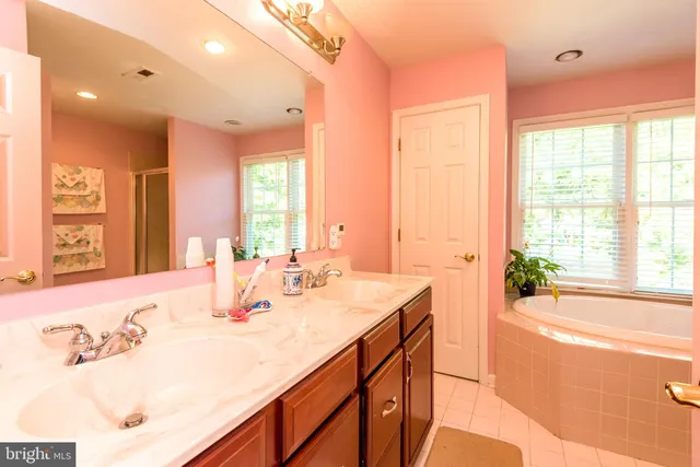 $699,900 | 3383 Greenwood Drive, Hellertown, PA 18055