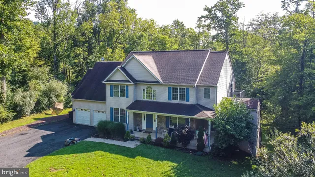 $699,900 | 3383 Greenwood Drive, Hellertown, PA 18055