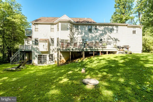 $699,900 | 3383 Greenwood Drive, Hellertown, PA 18055