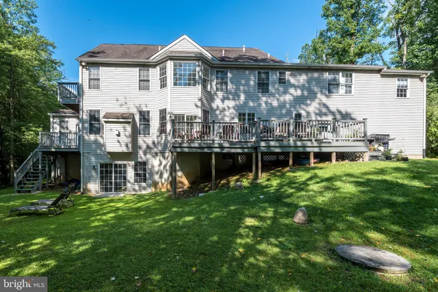 $699,900 | 3383 Greenwood Drive, Hellertown, PA 18055