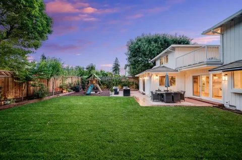 $5,395,000 | 17660 Vista Avenue, Monte Sereno, CA 95030