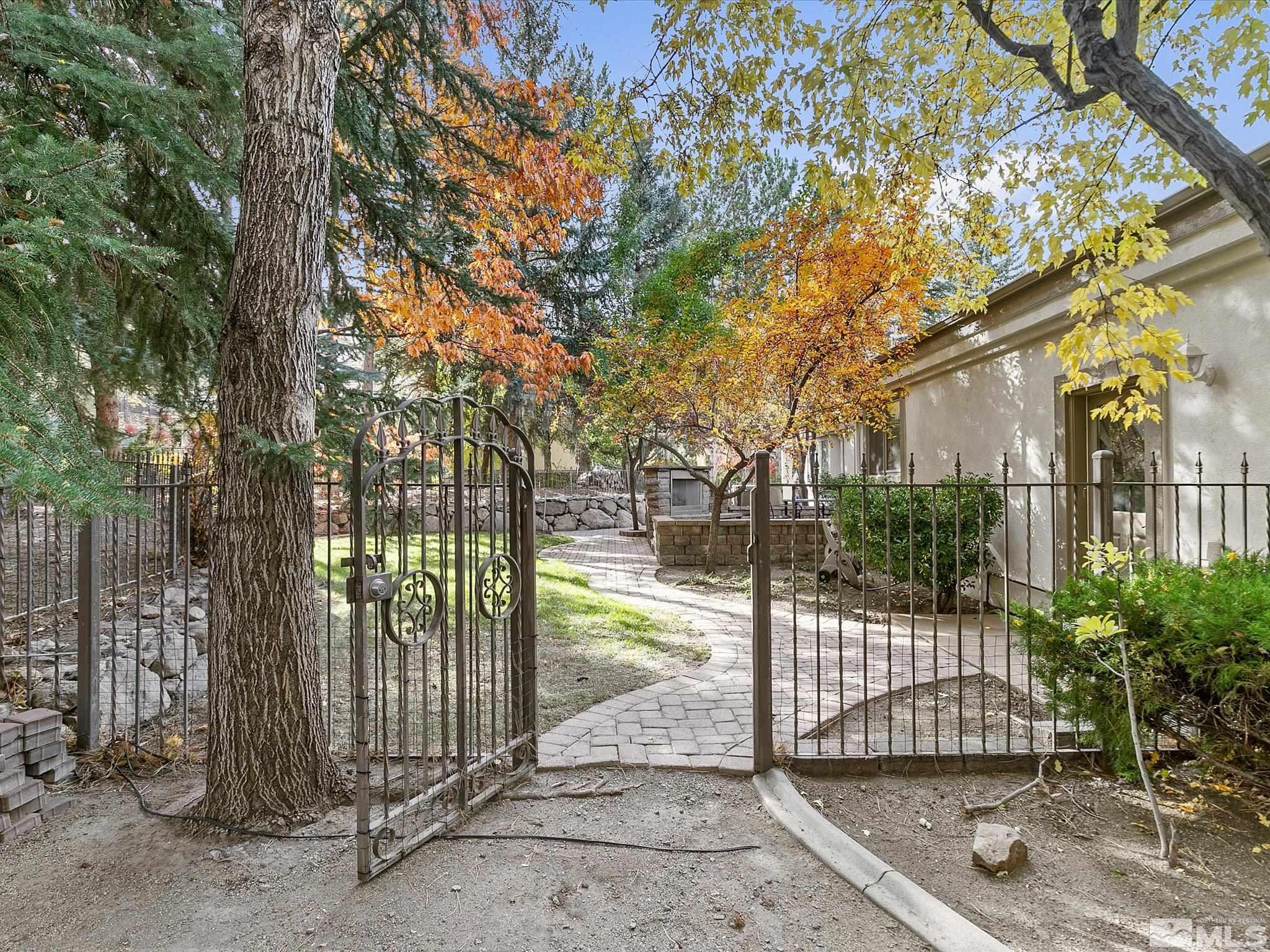 100 Sawbuck Road Reno, NV 89519 - Photo 37 of 40