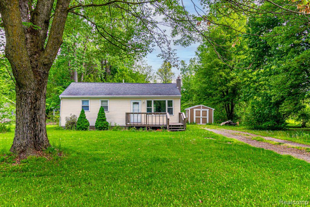9477 Hubbard Road Davison, MI 48423 - Photo 6 of 31